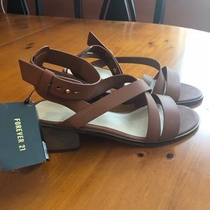 Forever 21 sandal with short heel woman’s size 8